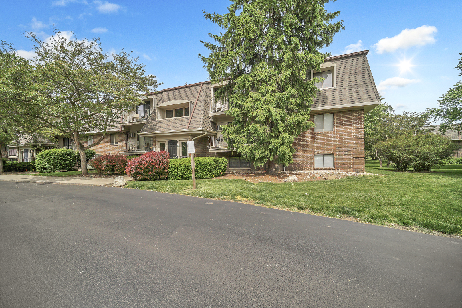2nd image of 138 E Bailey Rd #M, Naperville, IL 60565 | MLS# 12717529