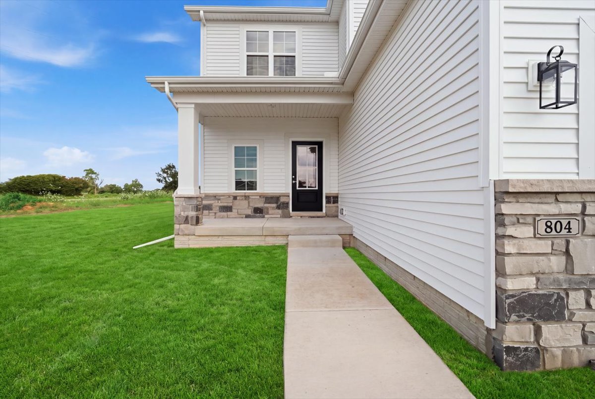 3rd image of 804 Verkler Ct, Bloomington, IL 61704 | MLS# 12717551