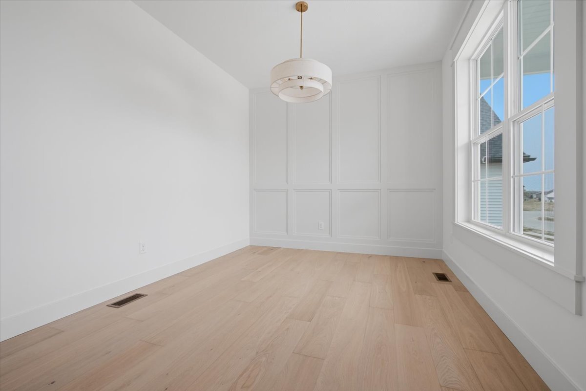 4th image of 5210 Castlebar Dr, Bloomington, IL 61705 | MLS# 12717559