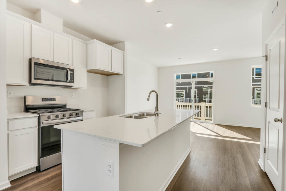 2nd image of 2052 Yellowstone Blvd, Mundelein, IL 60060 | MLS# 12717582