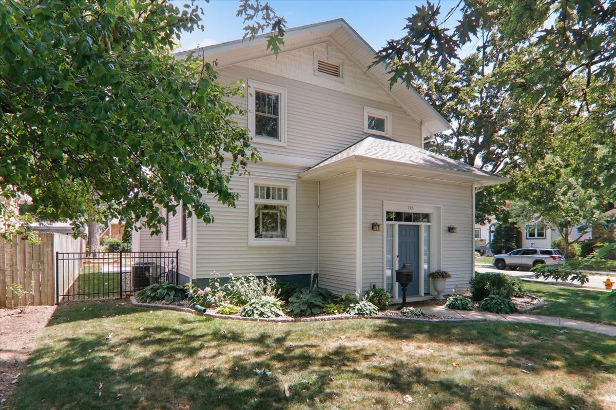 2nd image of 222 S Florence Ave, Bloomington, IL 61701 | MLS# 12717590
