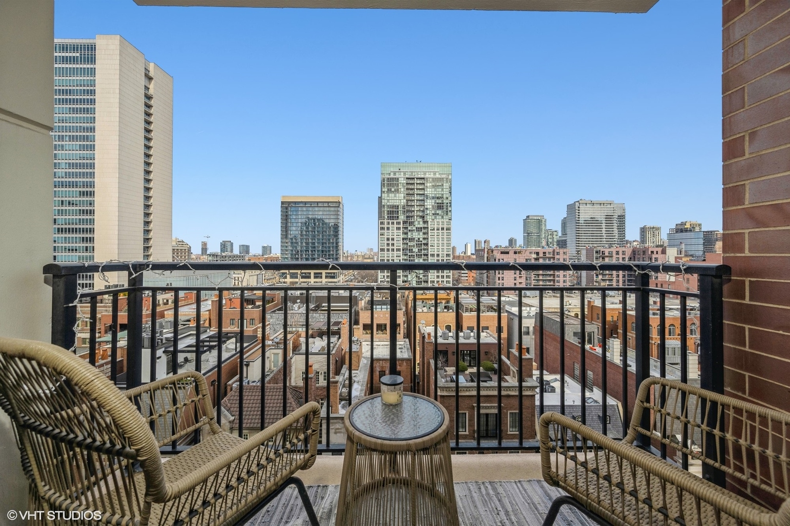 2nd image of 451 W Huron St, Chicago, IL 60654