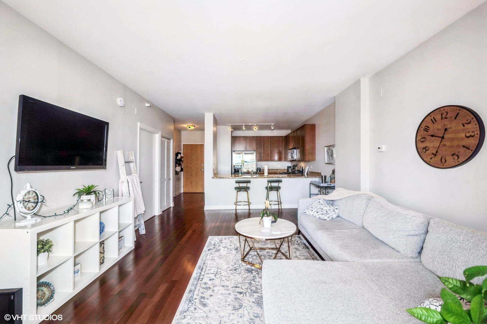 5th image of 451 W Huron St, Chicago, IL 60654