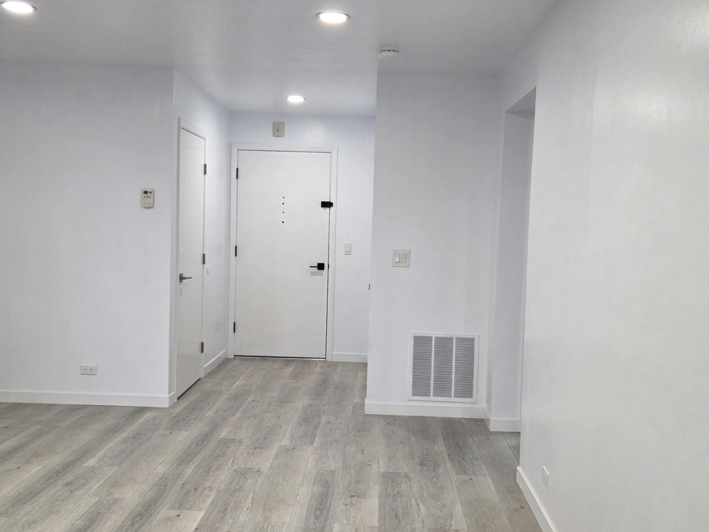2nd image of 301 Lake Hinsdale Dr #108, Willowbrook, IL 60527 | MLS# 12717625