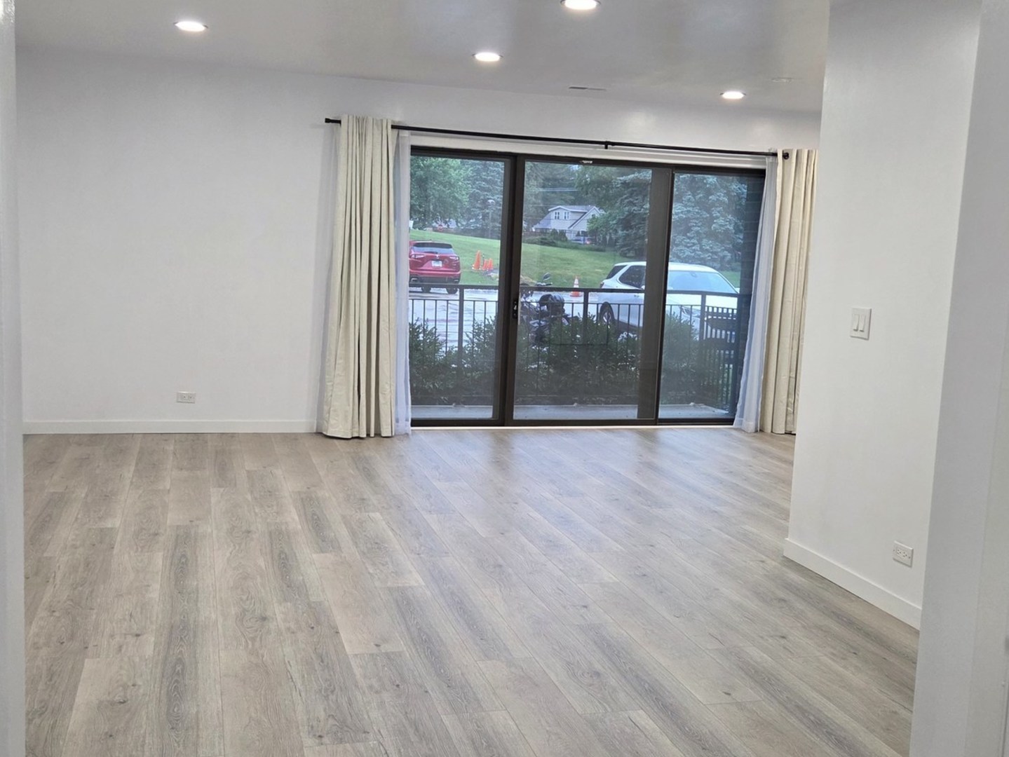 5th image of 301 Lake Hinsdale Dr #108, Willowbrook, IL 60527 | MLS# 12717625