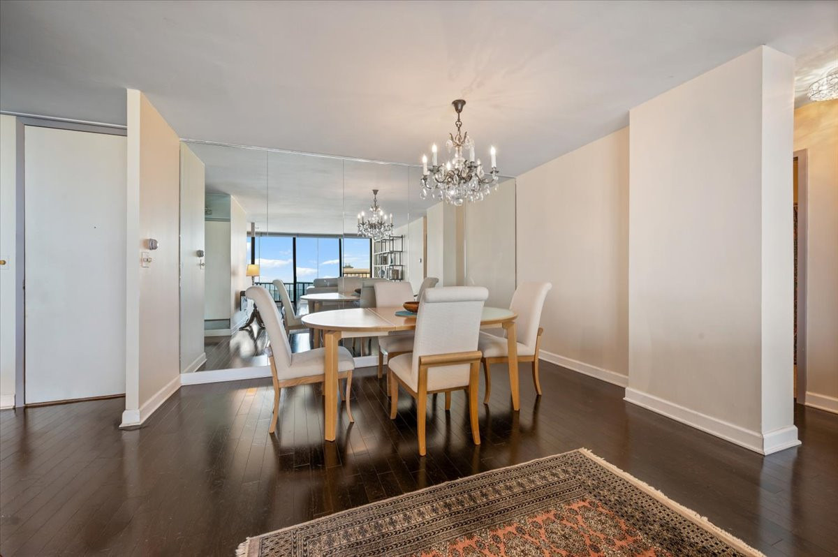 4th image of 3150 N Sheridan Rd, Chicago, IL 60657
