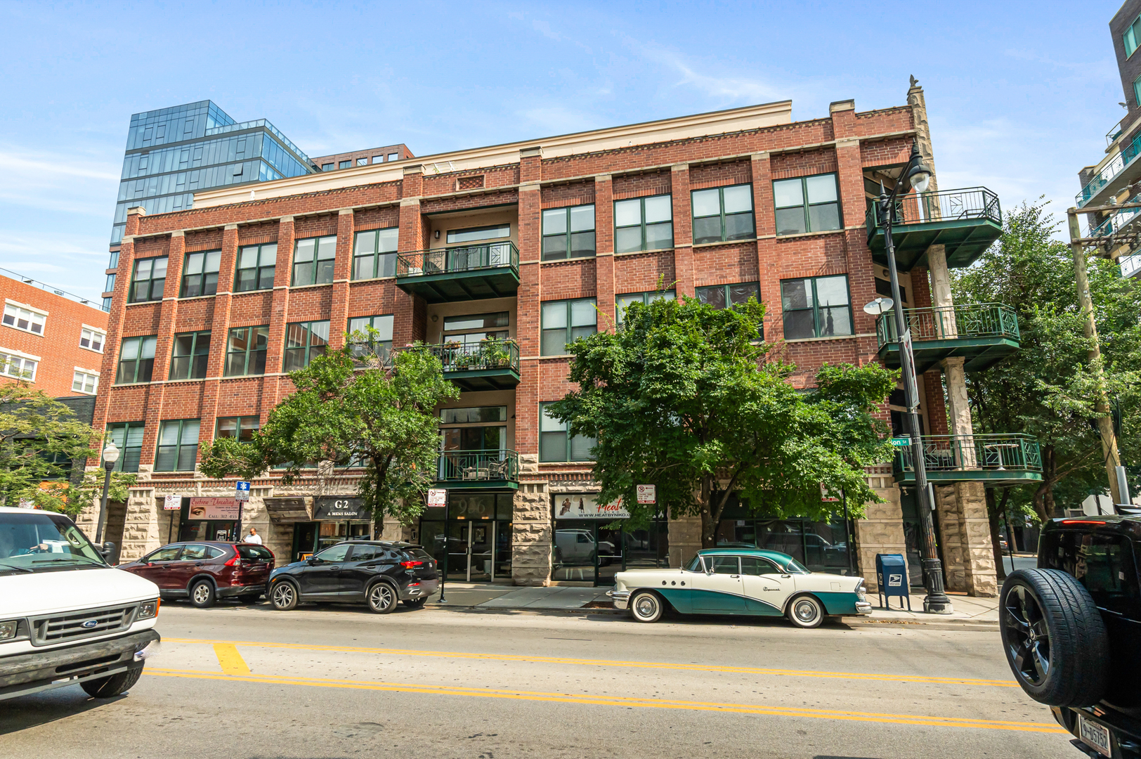 1st image of 936 W Madison St, Chicago, IL 60607