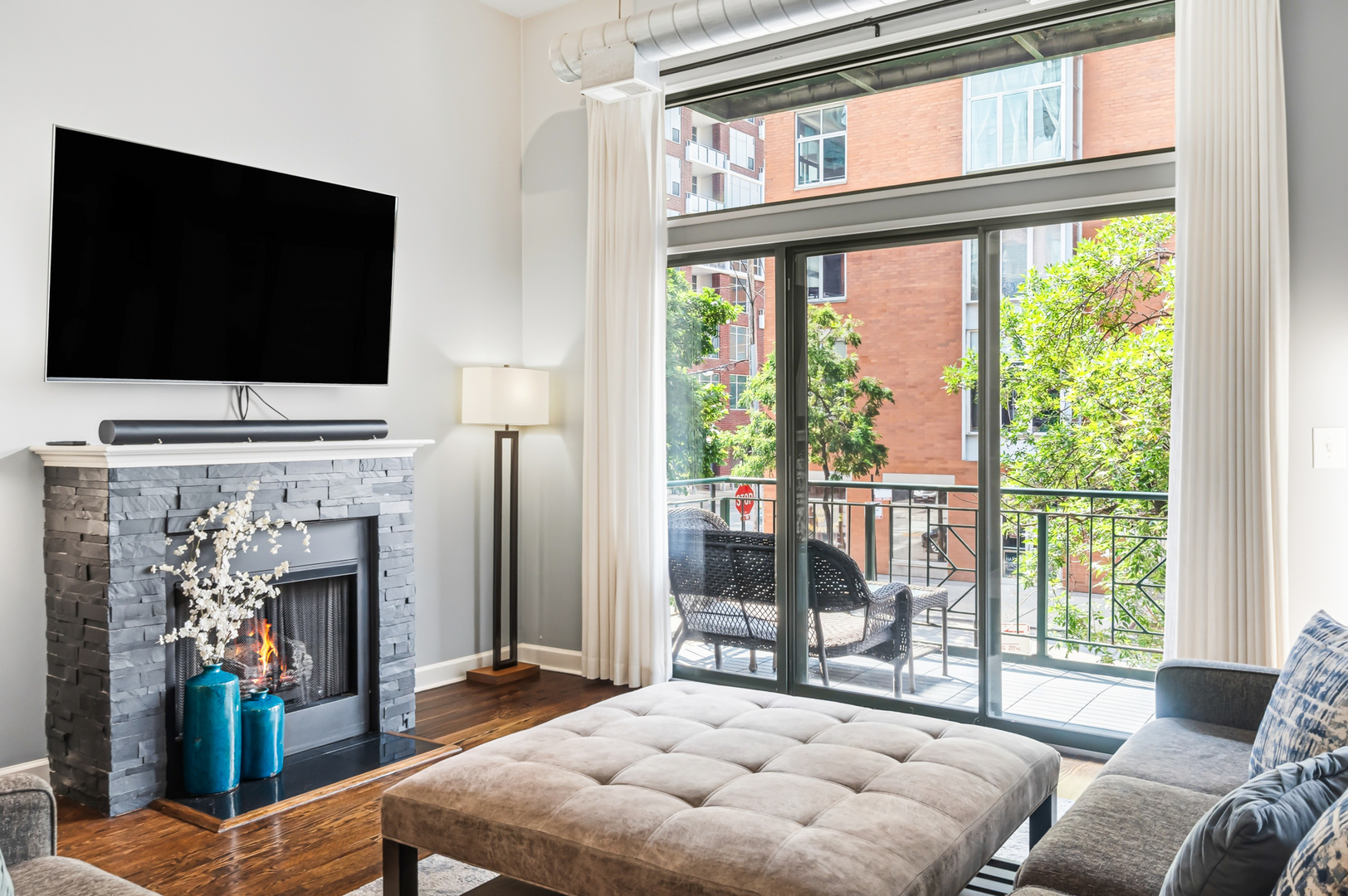 4th image of 936 W Madison St, Chicago, IL 60607