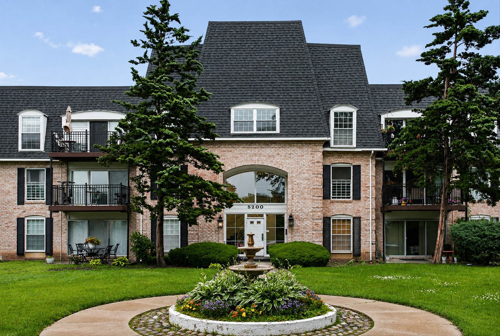 2nd image of 5200 Carriageway Dr #317, Rolling Meadows, IL 60008 | MLS# 12717709
