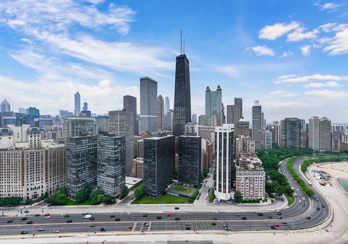2nd image of 910 N Lake Shore Dr, Chicago, IL 60611