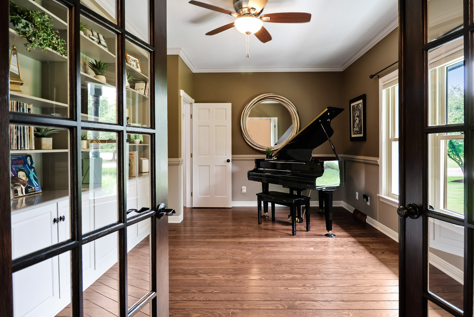 2nd image of 250 Bridlewood Ln, Valparaiso, IN 46385 | MLS# 12717751
