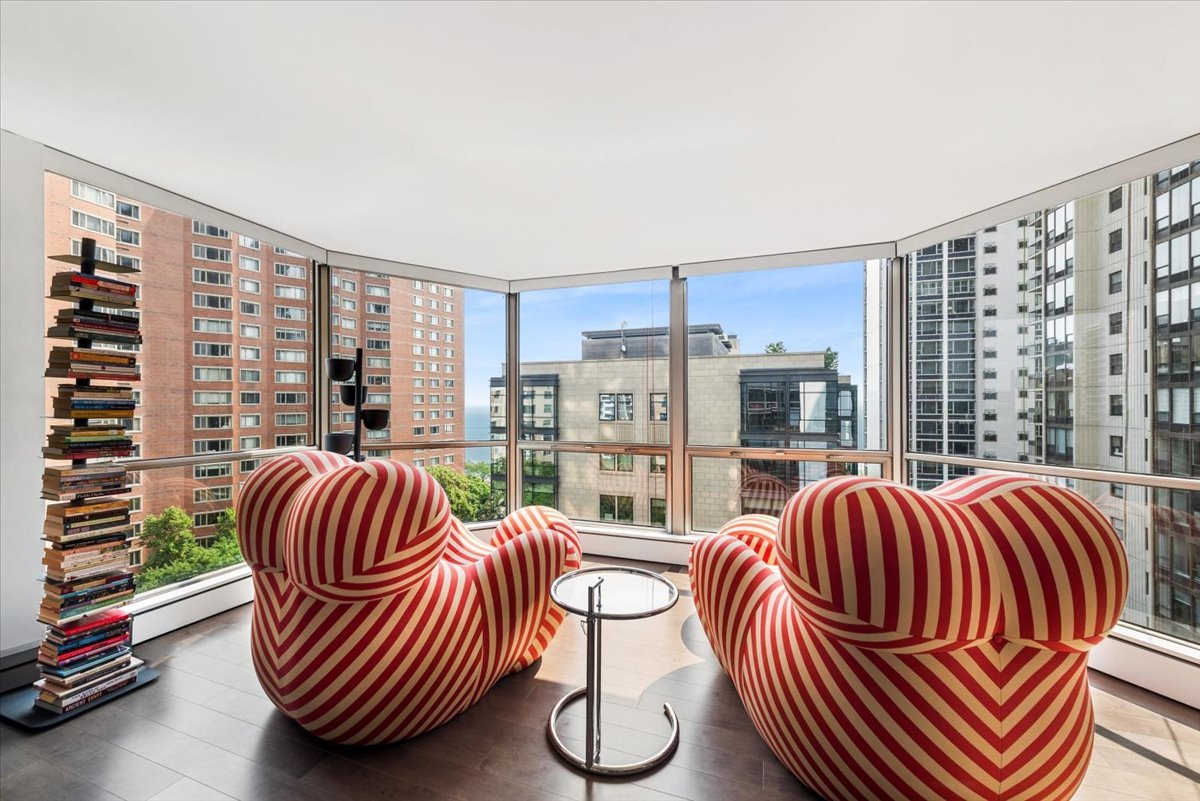 4th image of 1310 N Ritchie Ct #10AD, Chicago, IL 60610 | MLS# 12717753