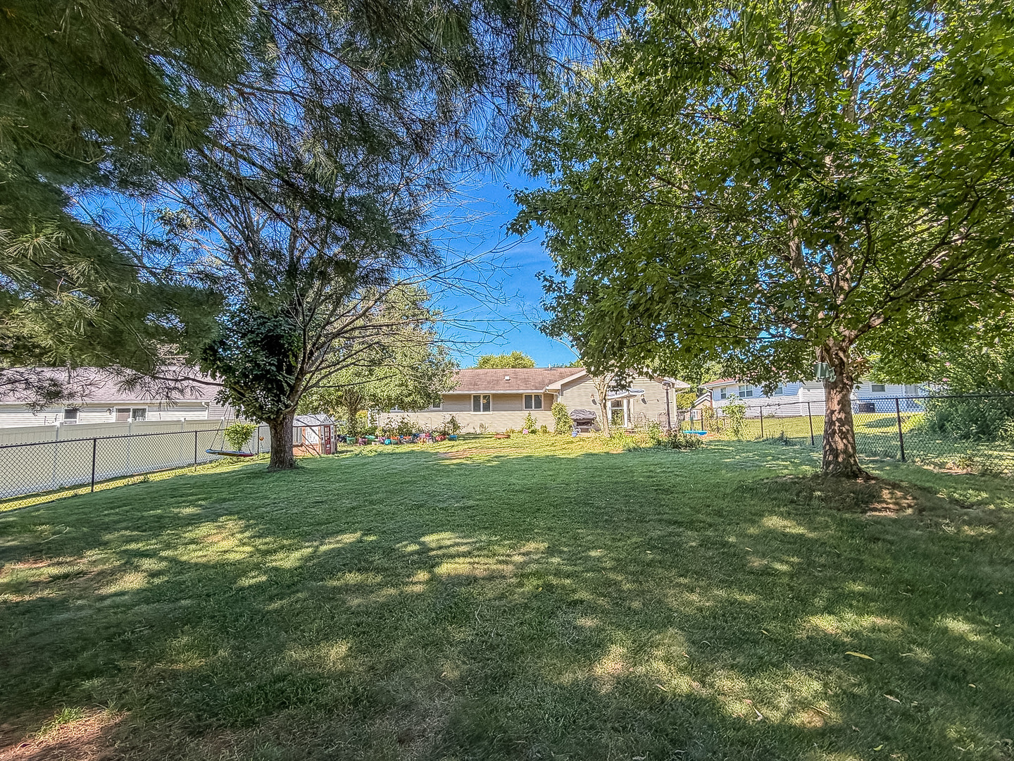 54th image of 2235 Eden Dr, Charleston, IL 61920 | MLS# 12717763