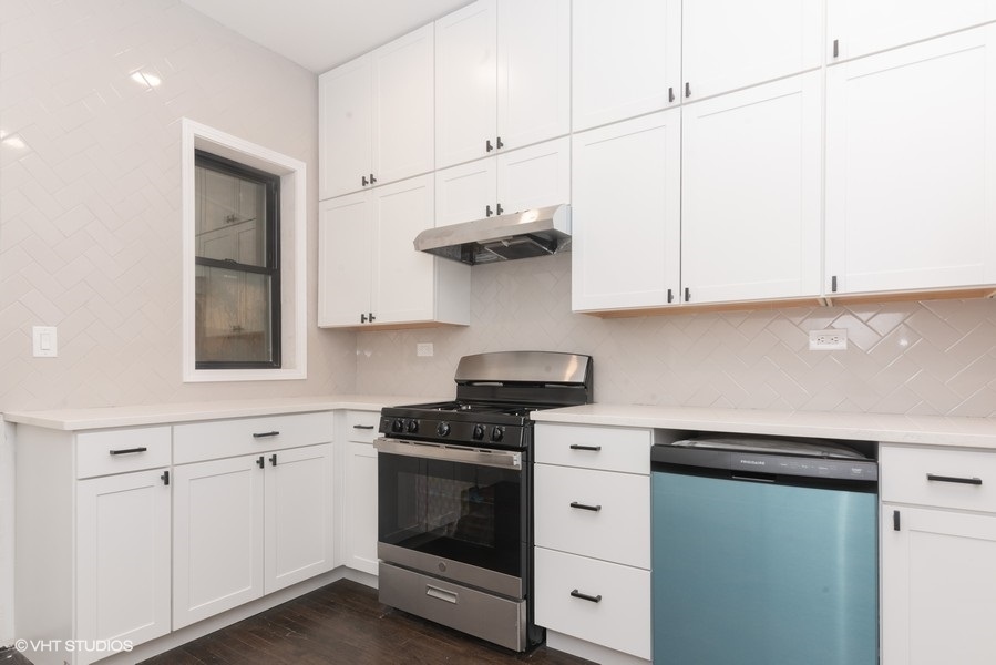 3rd image of 2843 W Fletcher St, Chicago, IL 60618 | MLS# 12717789