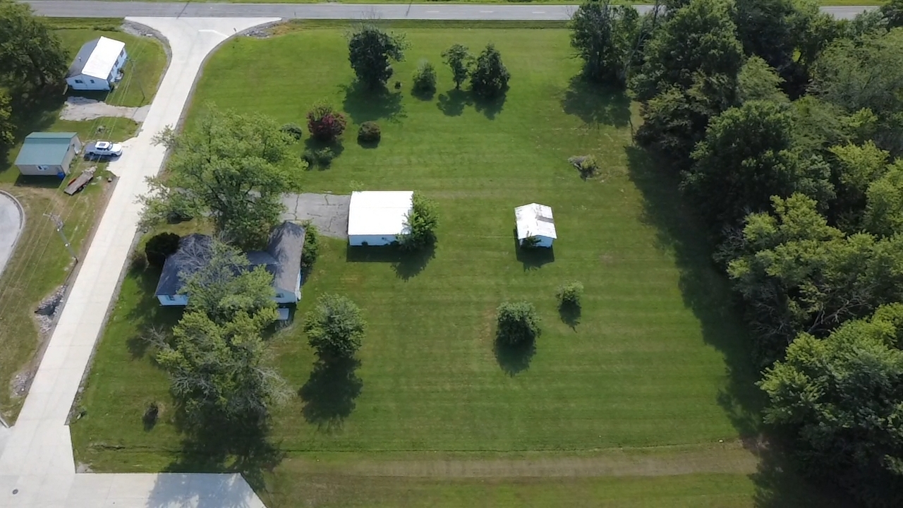 3rd image of 103 Ina Ave, Ina, IL 62846 | MLS# 12717834