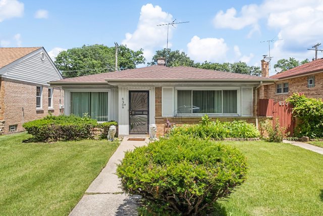 1st image of 6209 N Caldwell Ave, Chicago, IL 60646 | MLS# 12717852