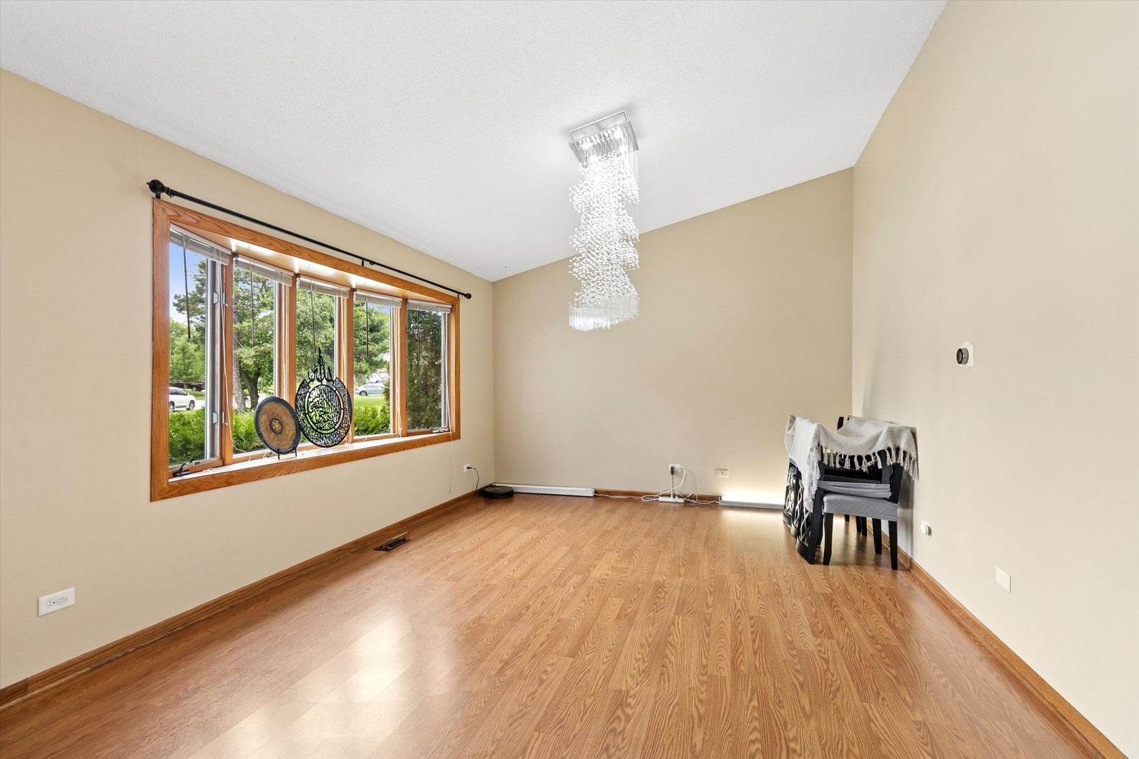 image of 5701 Bedford Ct, Hanover Park, IL 60133 | MLS# 12717879
