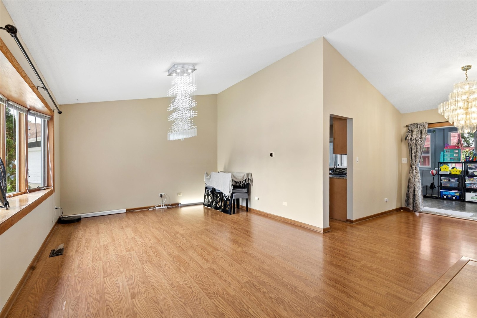 image of 5701 Bedford Ct, Hanover Park, IL 60133 | MLS# 12717879