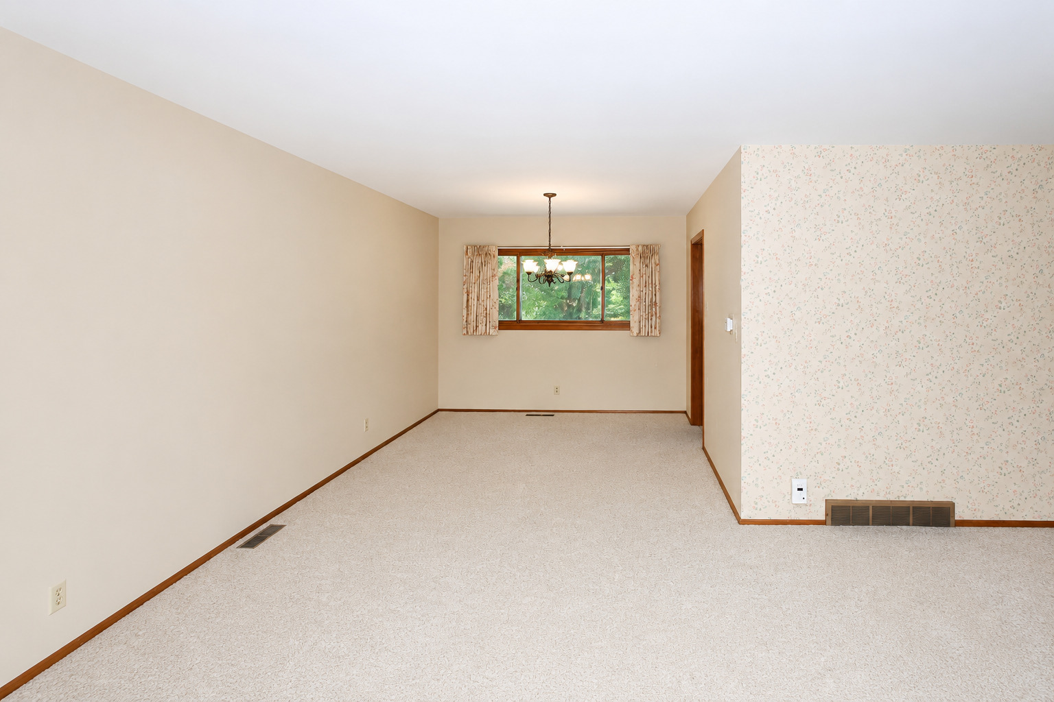 image of 3506 S Kilkenny Dr, Crystal Lake, IL 60014 | MLS# 12717900