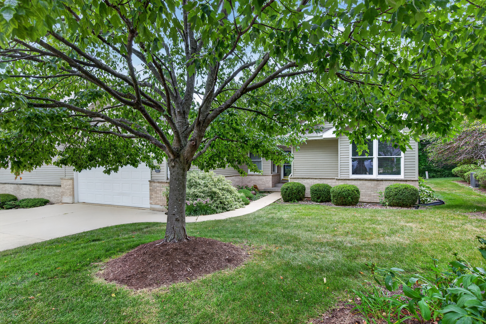 2nd image of 2519 Reynolds Manor Dr, Ottawa, IL 61350