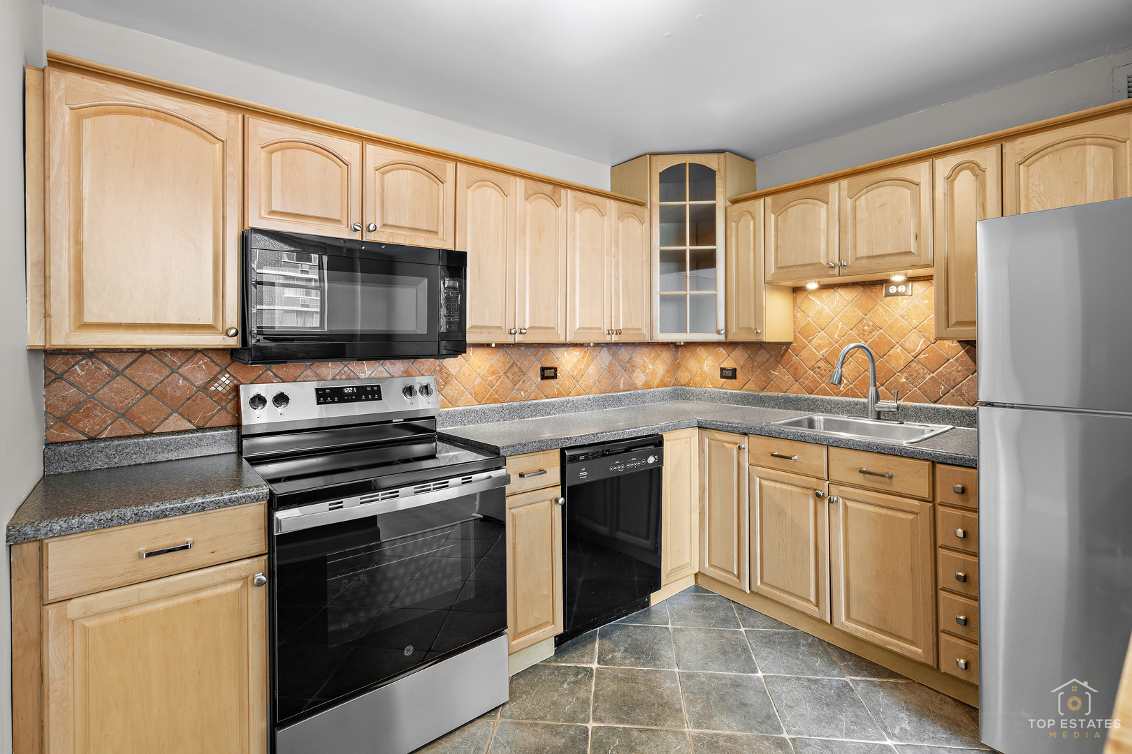 3rd image of 6301 N Sheridan Rd #19N, Chicago, IL 60660 | MLS# 12717989