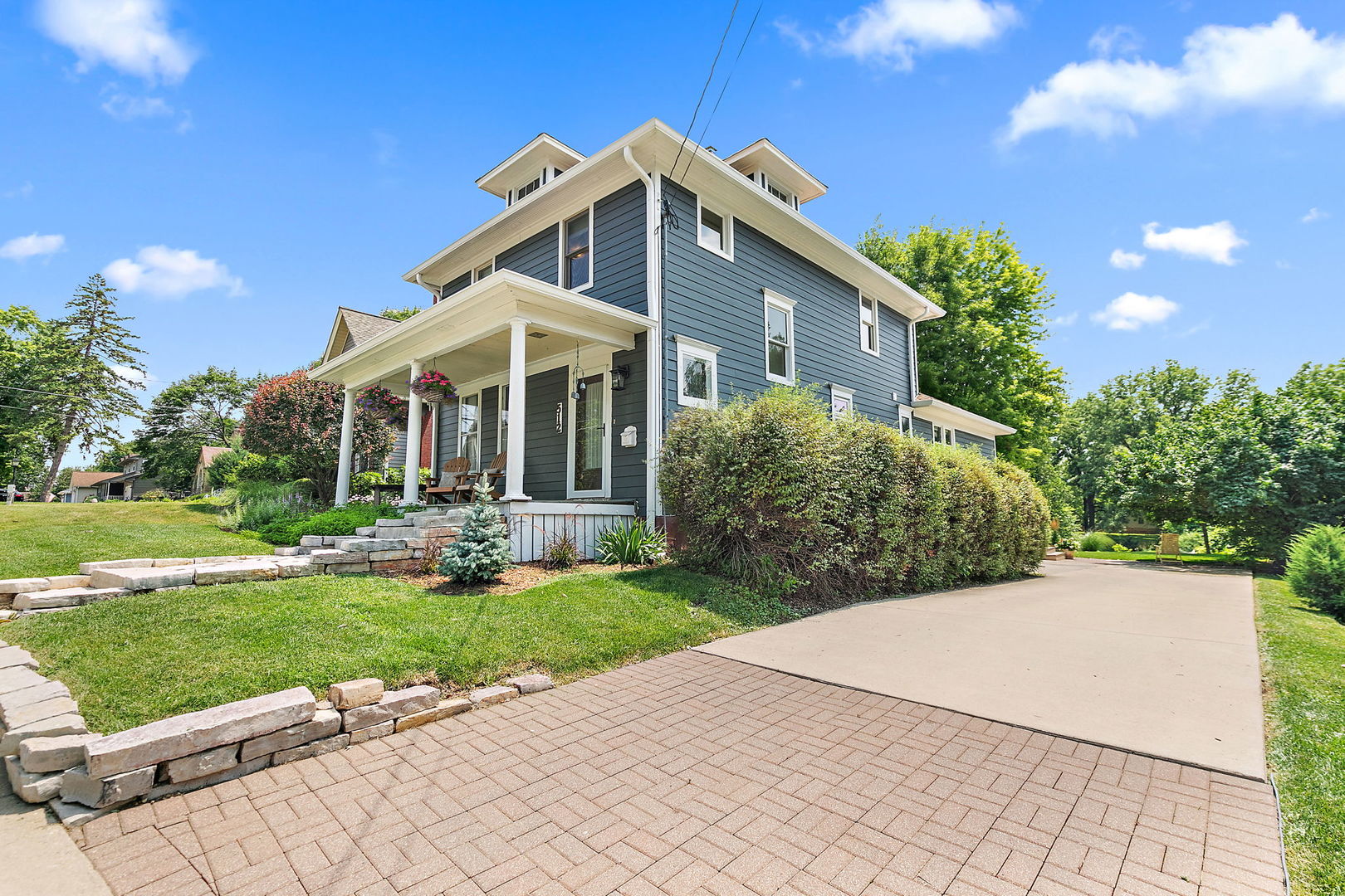 2nd image of 512 Barrington Ave, East Dundee, IL 60118 | MLS# 12718034