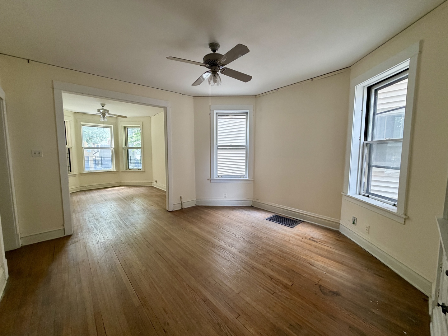 5th image of 1738 W Byron St, Chicago, IL 60613 | MLS# 12718054