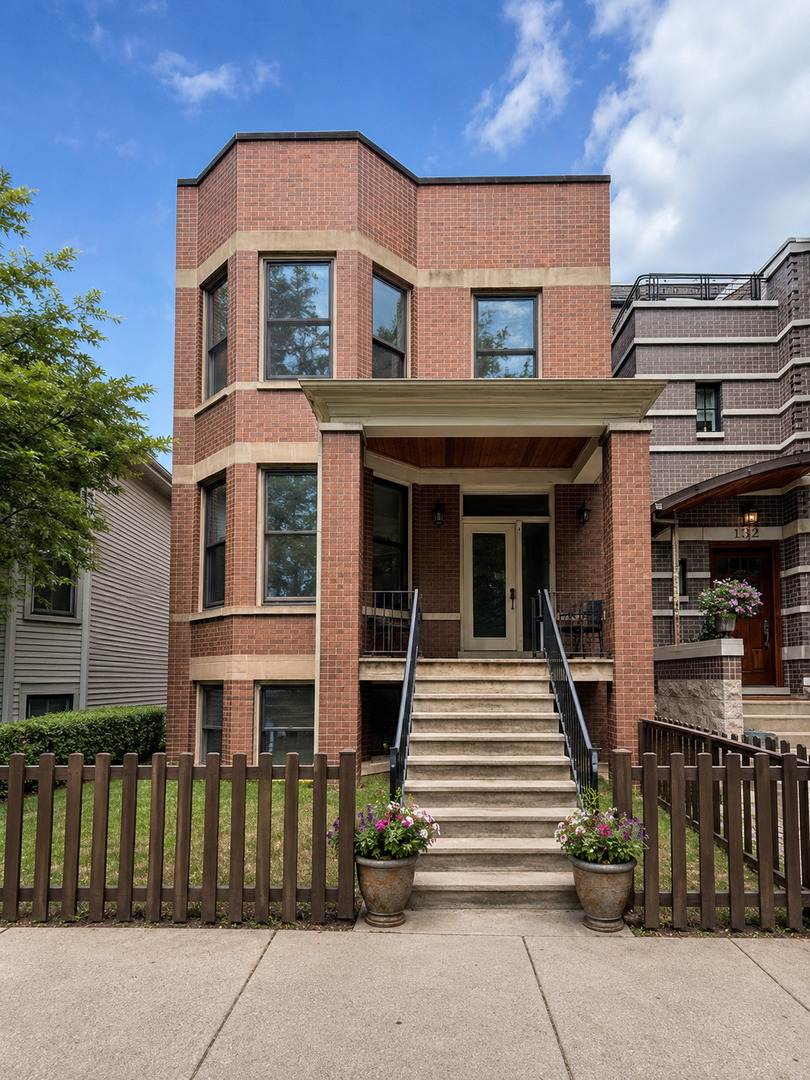1st image of 1738 W Byron St, Chicago, IL 60613 | MLS# 12718054