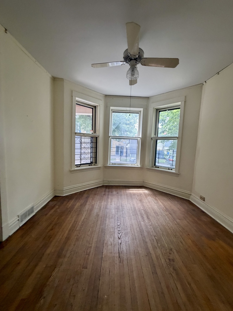 4th image of 1738 W Byron St, Chicago, IL 60613 | MLS# 12718054