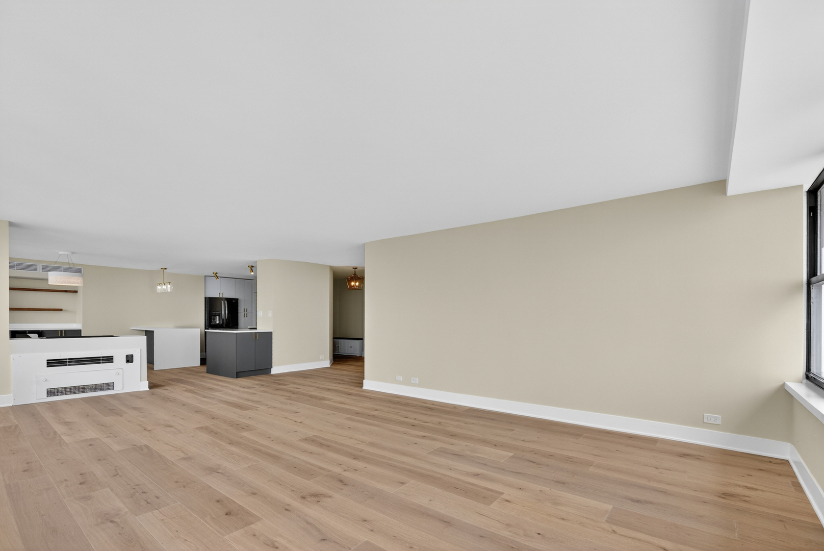 5th image of 5801 N Sheridan Rd, Chicago, IL 60660