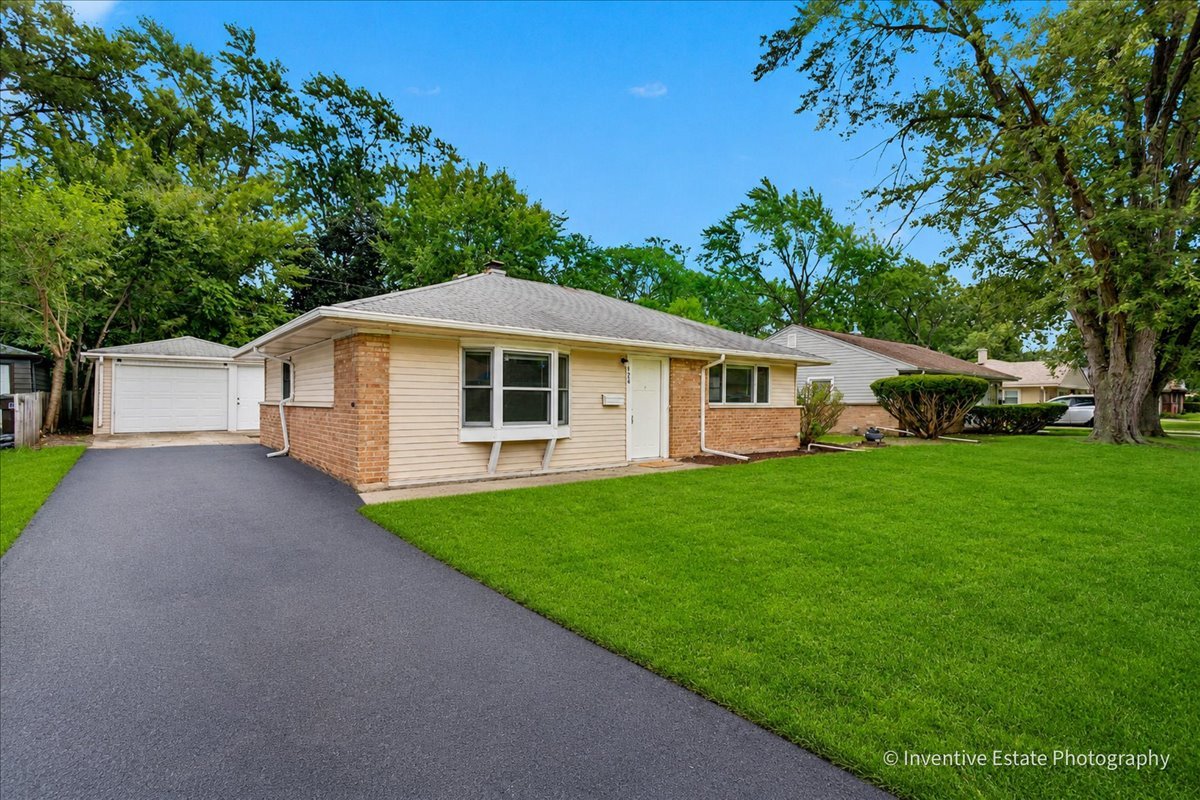 3rd image of 426 Suwanee St, Park Forest, IL 60466 | MLS# 12718141