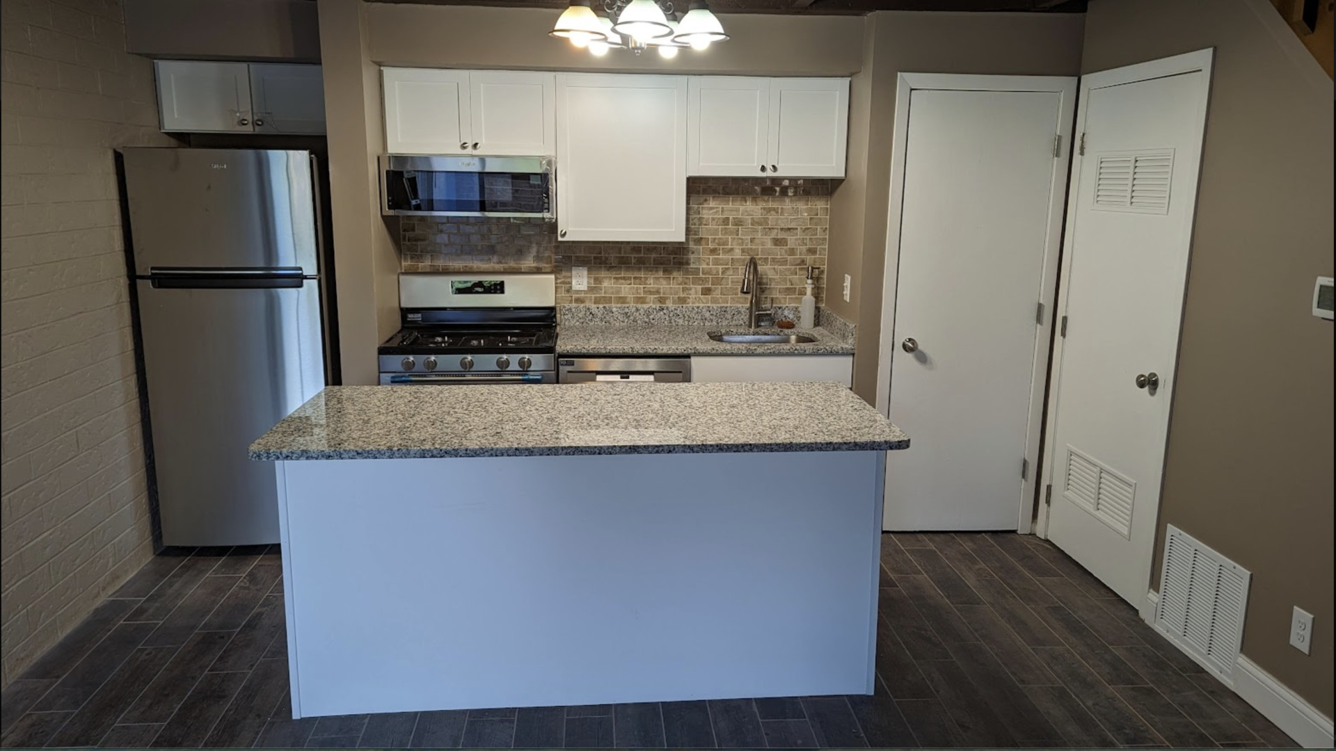 2nd image of 503 Kenneth Cir #503, Elgin, IL 60120 | MLS# 12718190