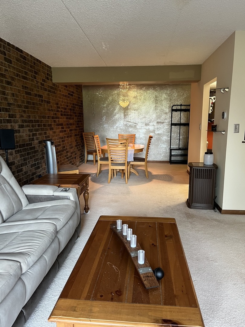 5th image of 1500 Woodbridge Rd, Joliet, IL 60436