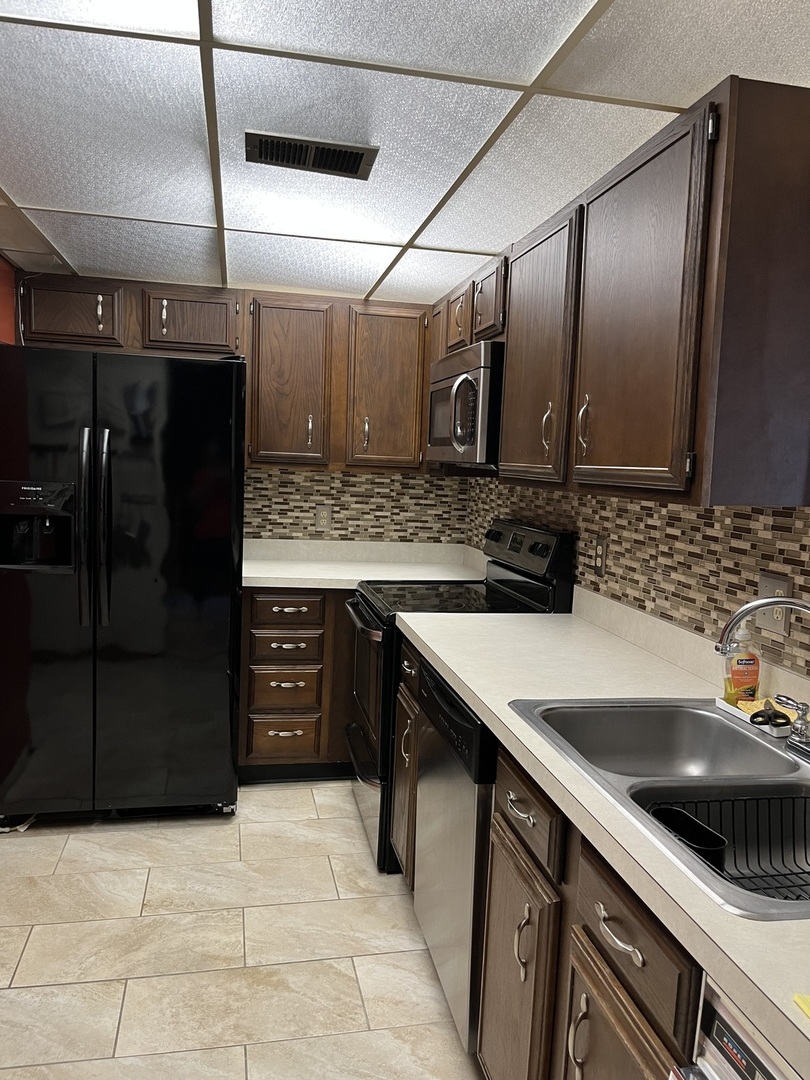 3rd image of 1500 Woodbridge Rd, Joliet, IL 60436