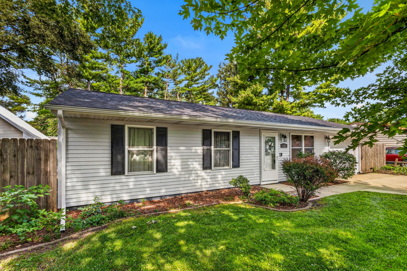 2nd image of 1301 Westfield Dr, Champaign, IL 61821 | MLS# 12718312