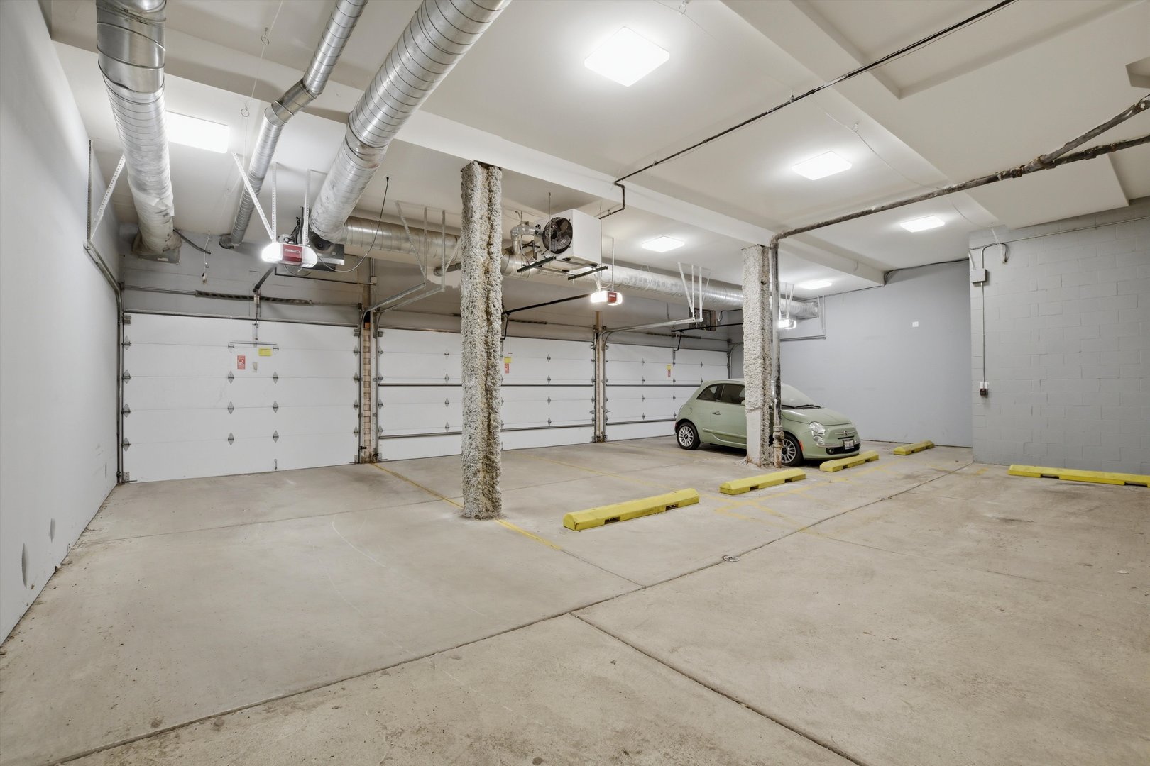 2nd image of 1258 N Milwaukee Ave, Chicago, IL 60622