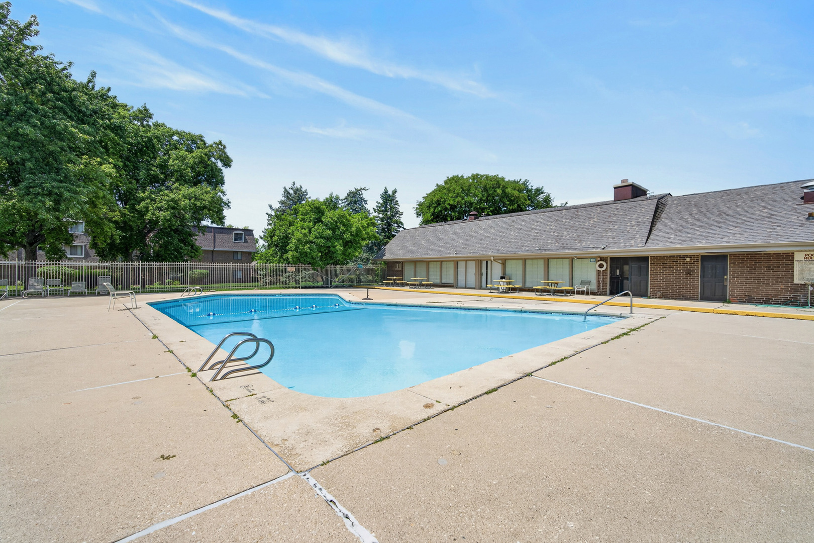 2nd image of 124 E Bailey Rd, Naperville, IL 60565