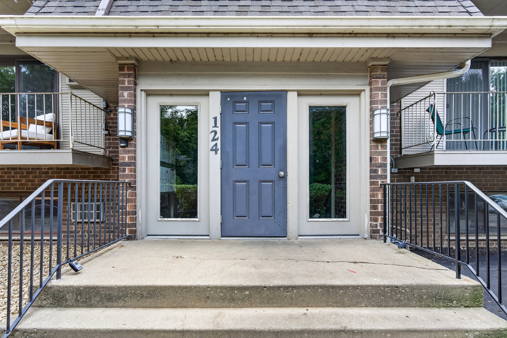 3rd image of 124 E Bailey Rd, Naperville, IL 60565