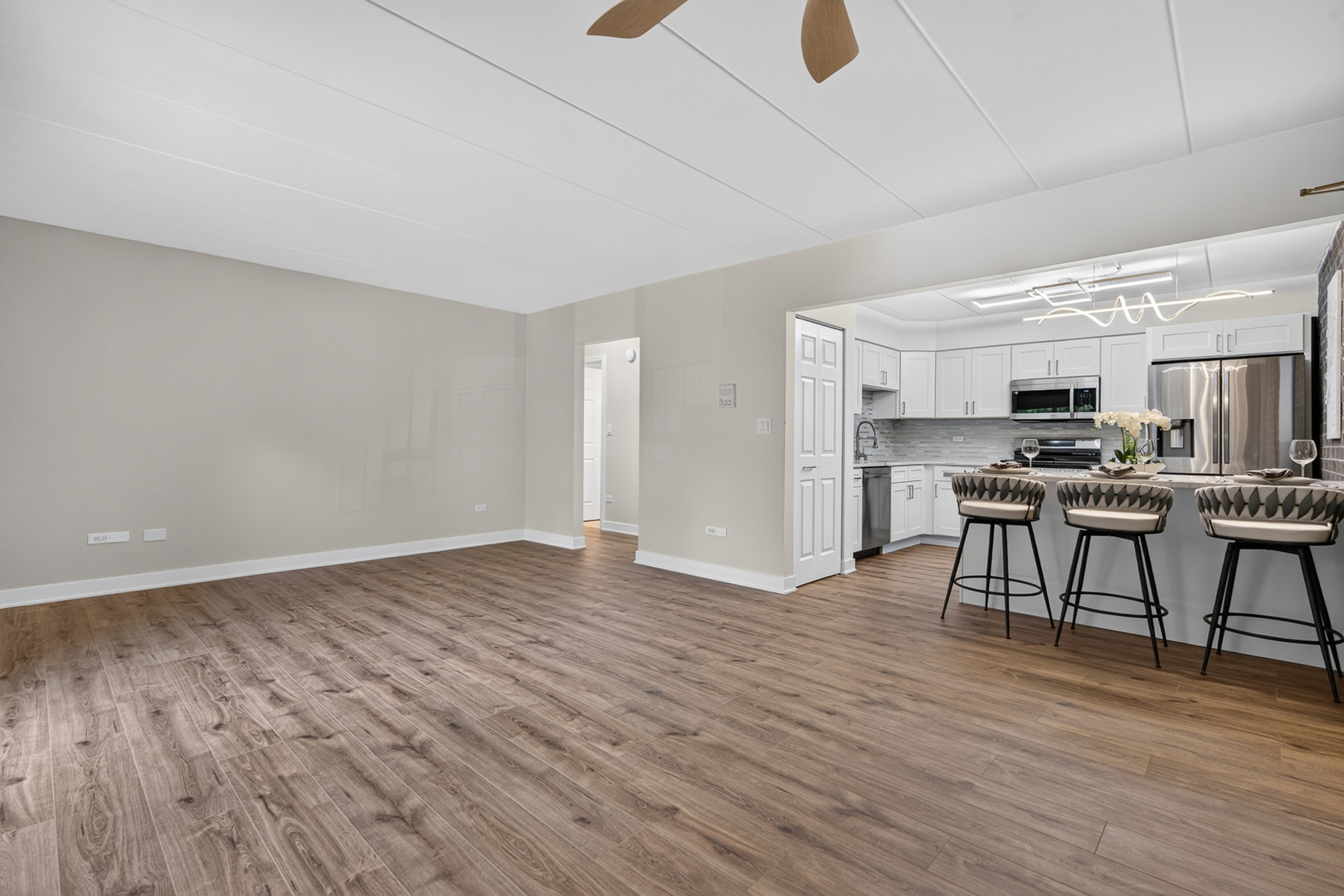 5th image of 124 E Bailey Rd, Naperville, IL 60565