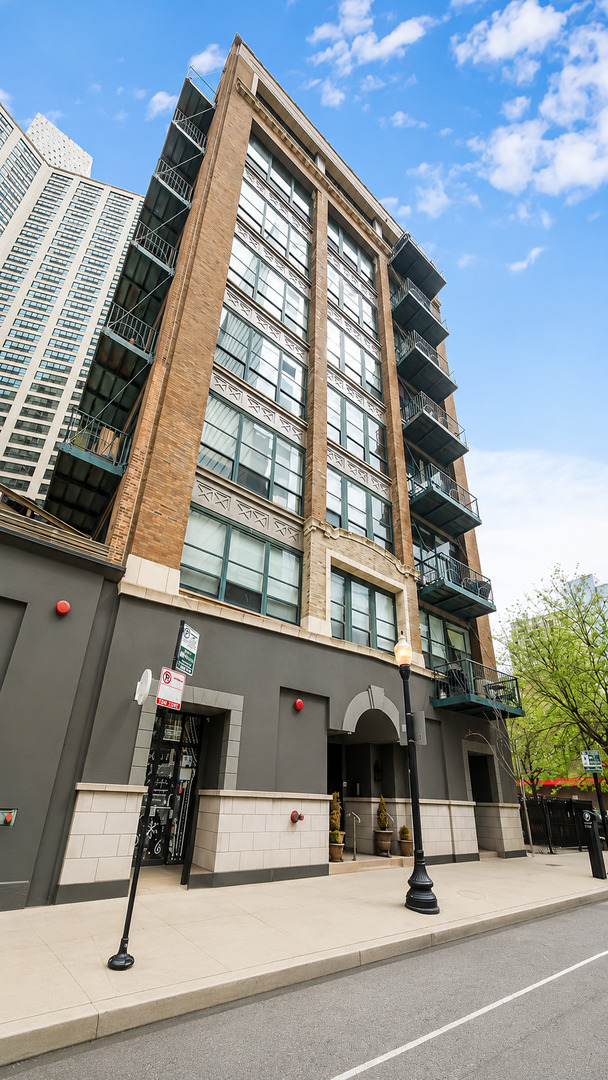1st image of 1133 S Wabash Ave, Chicago, IL 60605