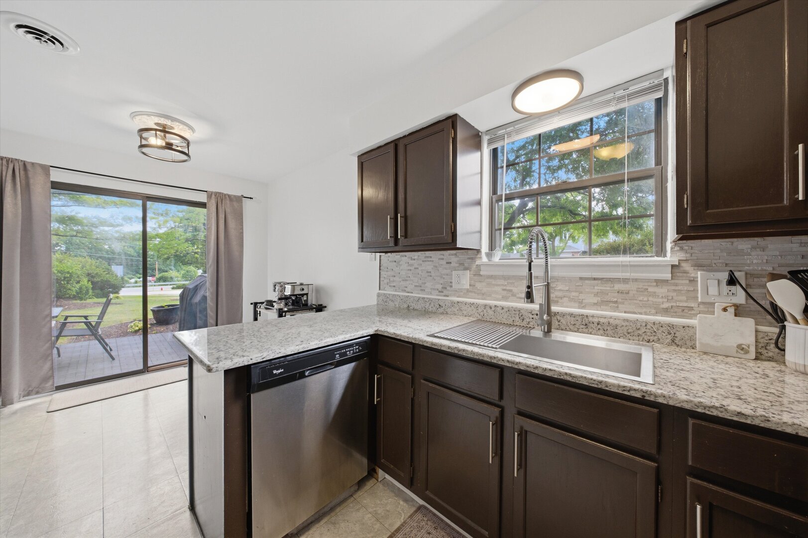 4th image of 8321 Highpoint Cir #D, Darien, IL 60561 | MLS# 12718552