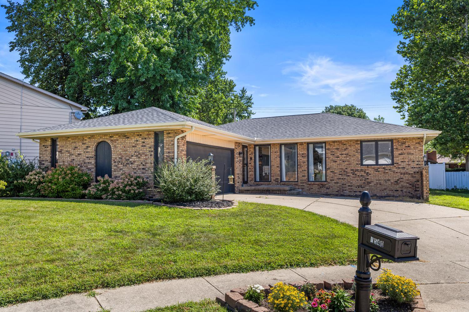 2nd image of 4540 Shadow Dr, Decatur, IL 62526 | MLS# 12718585