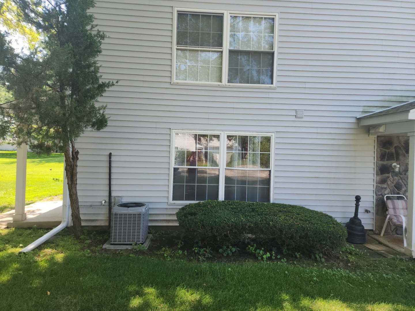 4th image of 1380 N Gln Cir, Aurora, IL 60506