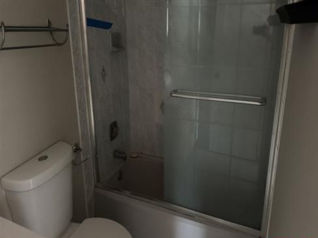 2nd image of 18405 Wentworth Ave, Lansing, IL 60438