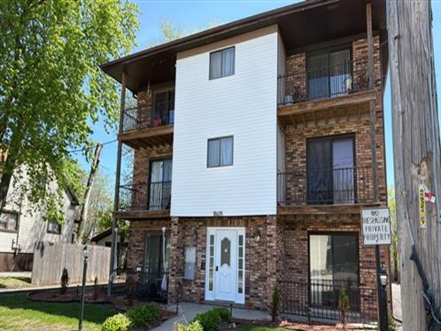 3rd image of 18405 Wentworth Ave #2B, Lansing, IL 60438 | MLS# 12718798
