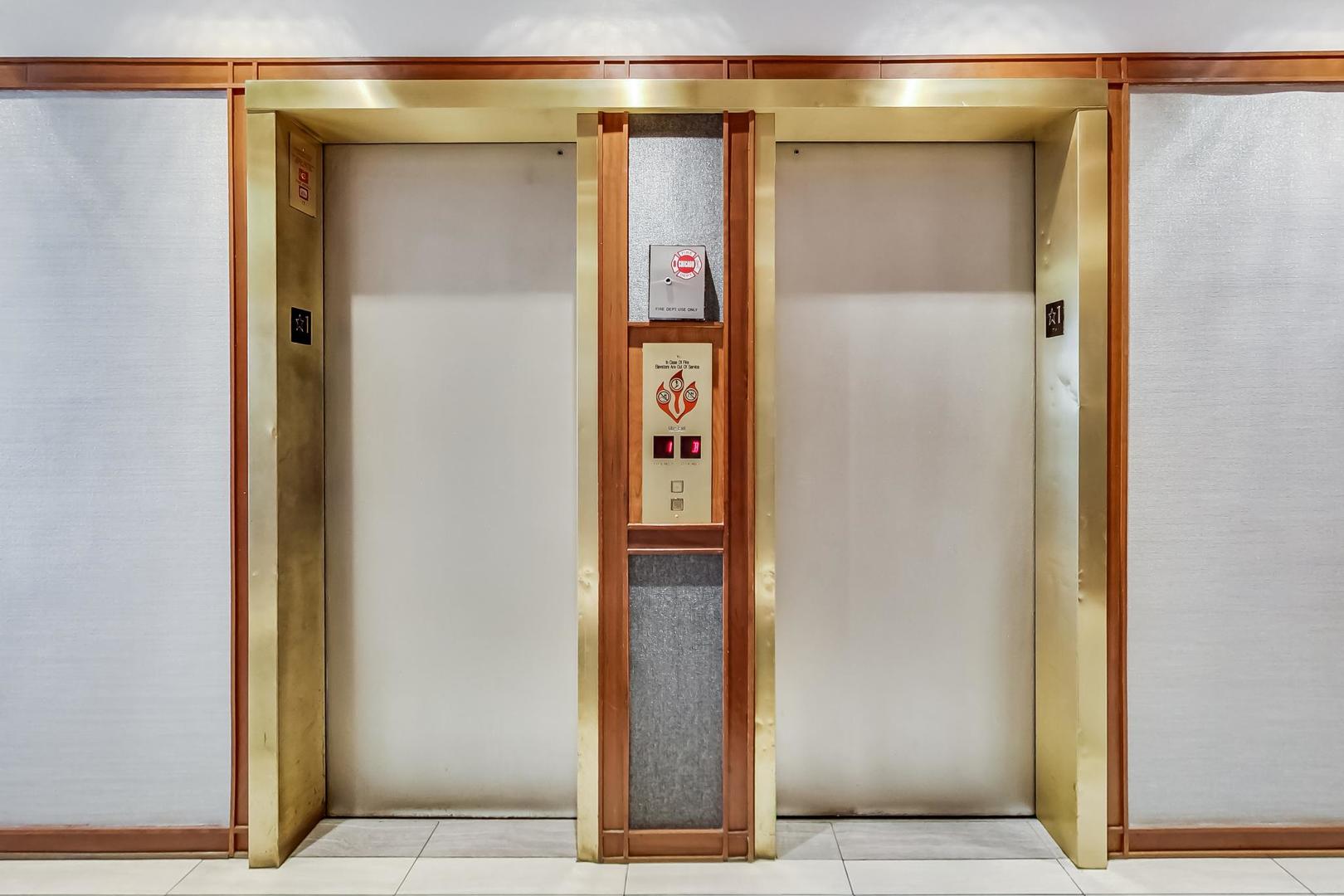 5th image of 1540 N State Pkwy, Chicago, IL 60610