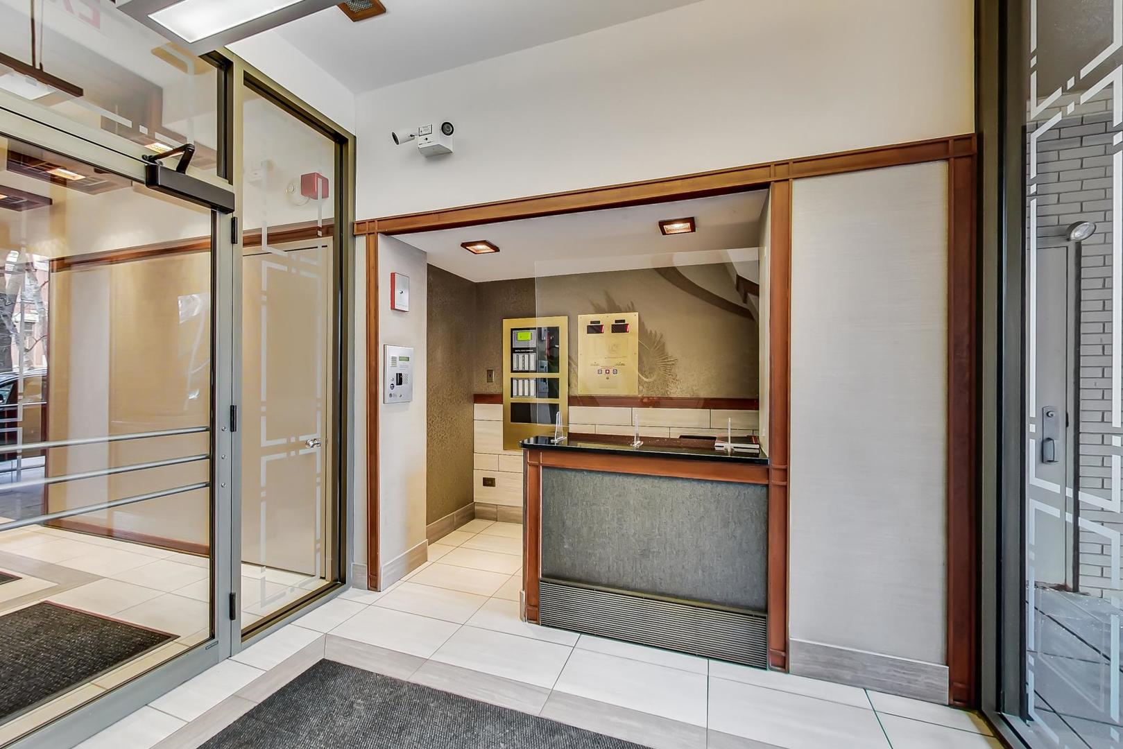 3rd image of 1540 N State Pkwy, Chicago, IL 60610