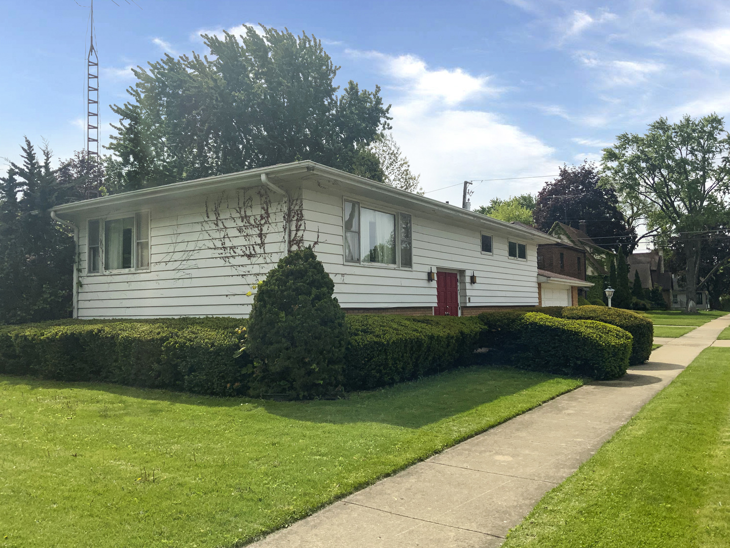 4th image of 747 Palace St, Aurora, IL 60506 | MLS# 12718847