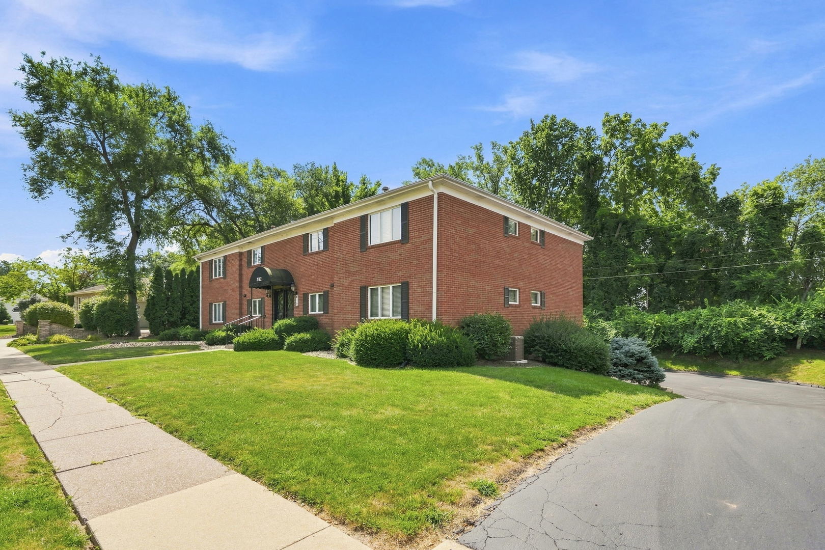 2nd image of 3702 37th Ave #3, Moline, IL 61265 | MLS# 12718868