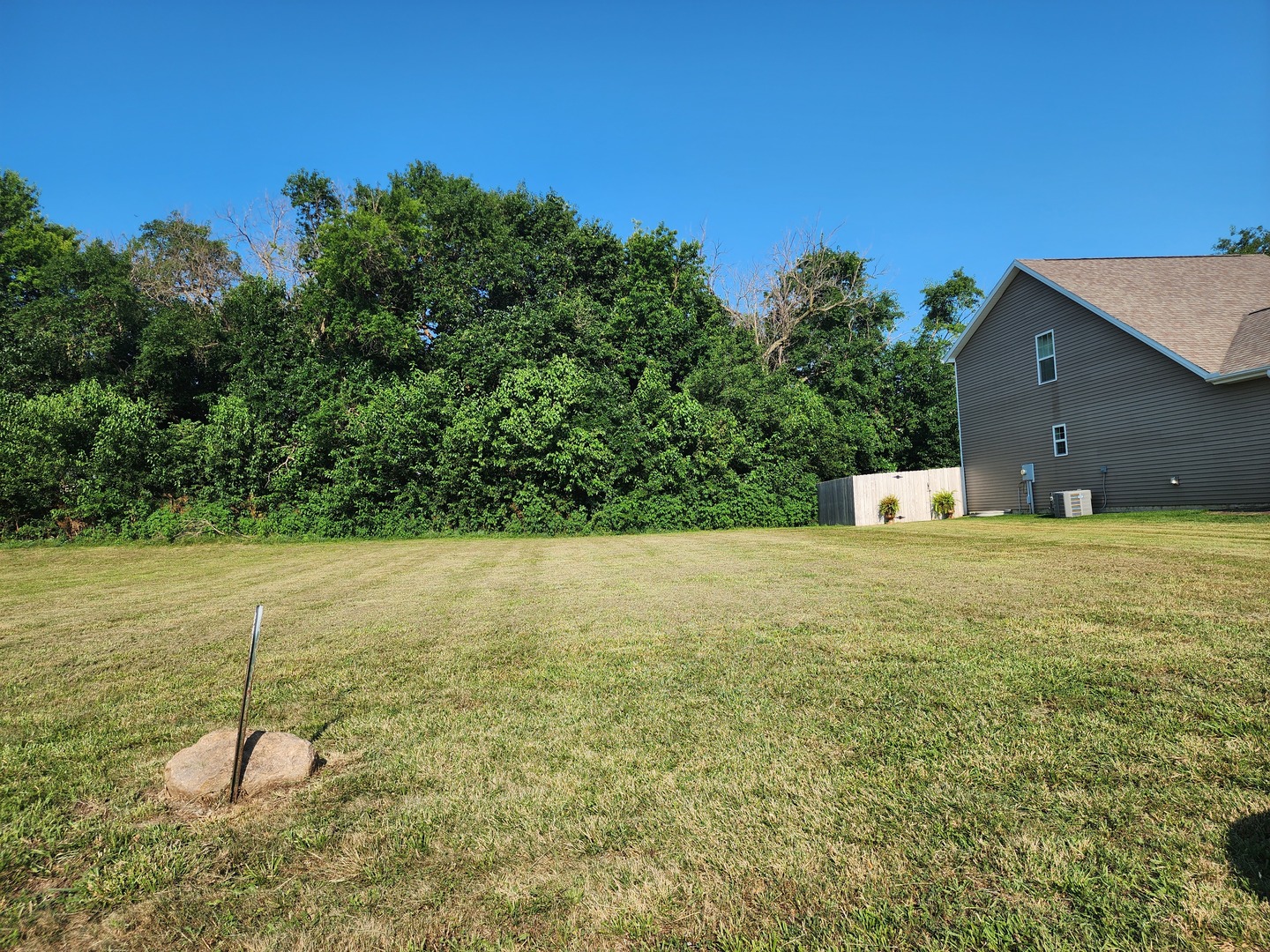 2nd image of 10 Lone Oak Ct, Bloomington, IL 61705 | MLS# 12718975